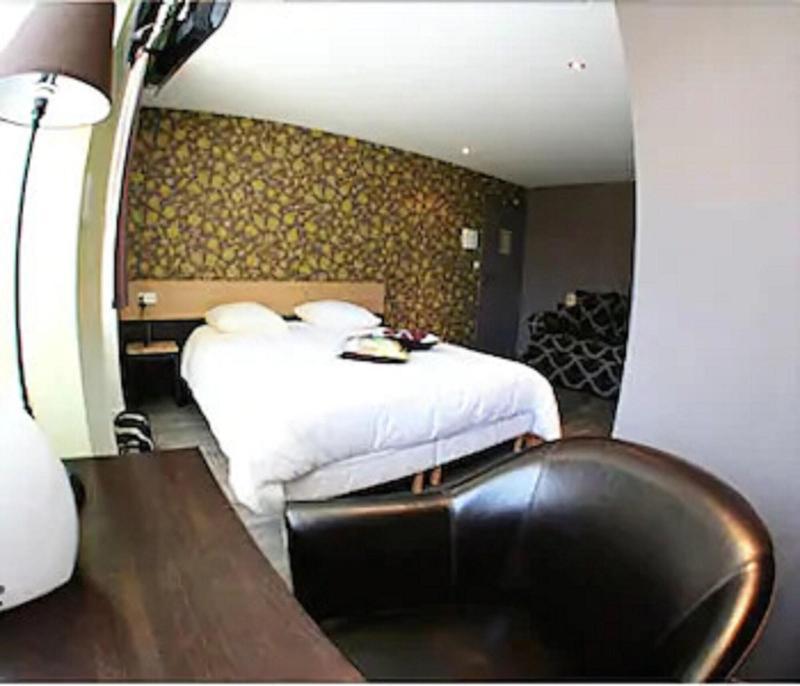 Celtic Hotel Auray Bagian luar foto