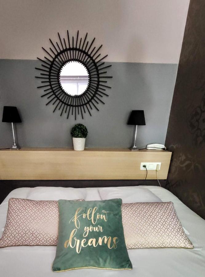 Celtic Hotel Auray Bagian luar foto